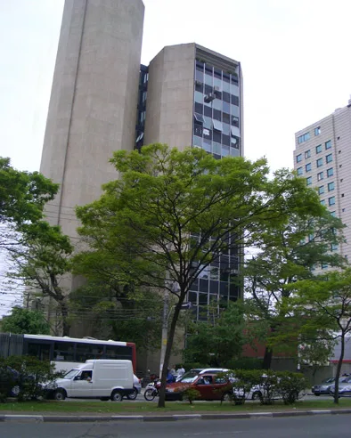 Morumbi — Edifício corporativo em Berrini, São Paulo